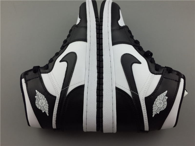 Authentic Air Jordan 1 Retro High OG Black White