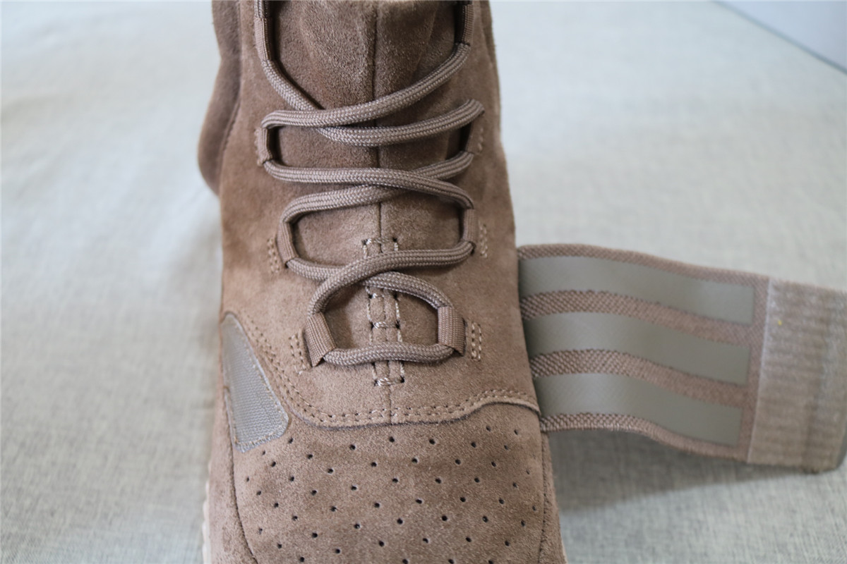 New Batch Adidas Yeezy 750 Boosts Chocolate