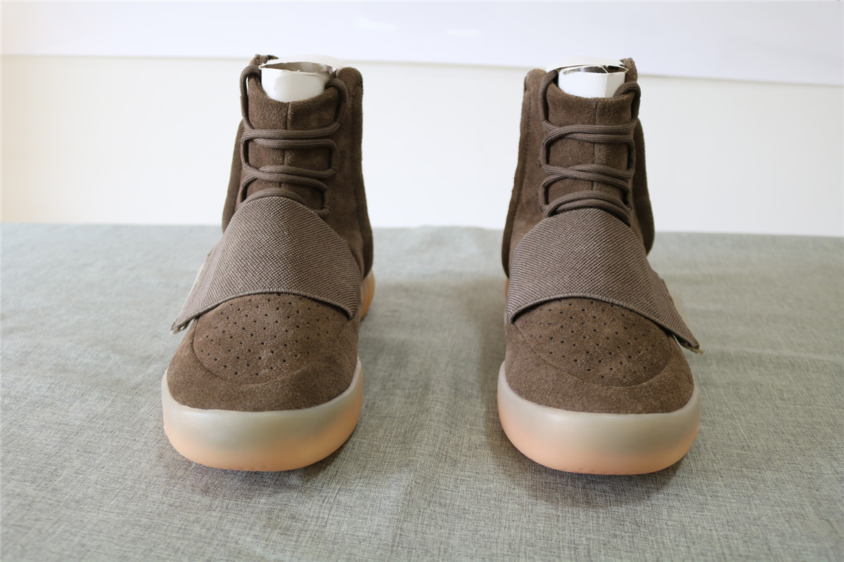 New Batch Adidas Yeezy 750 Boosts Chocolate
