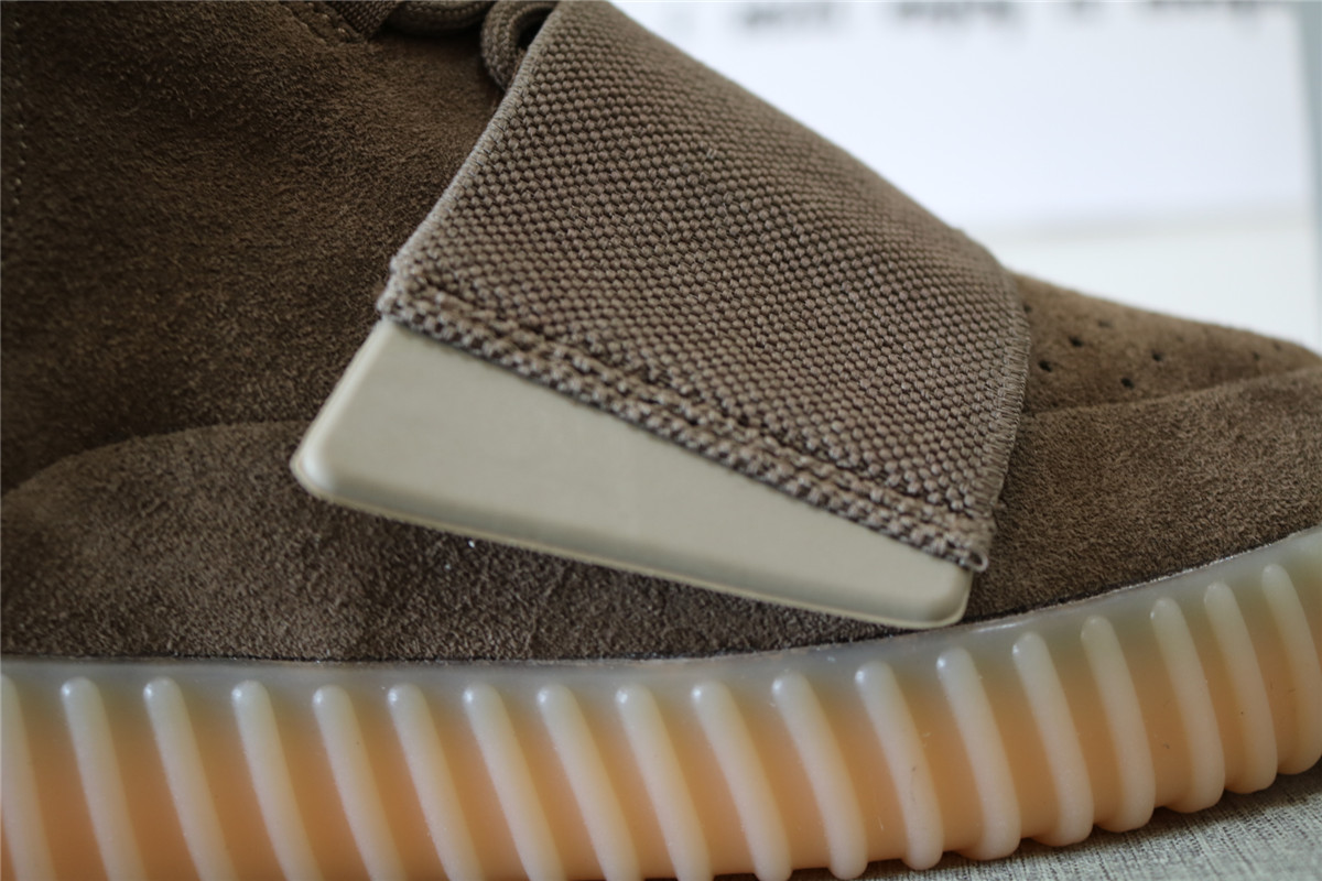 New Batch Adidas Yeezy 750 Boosts Chocolate