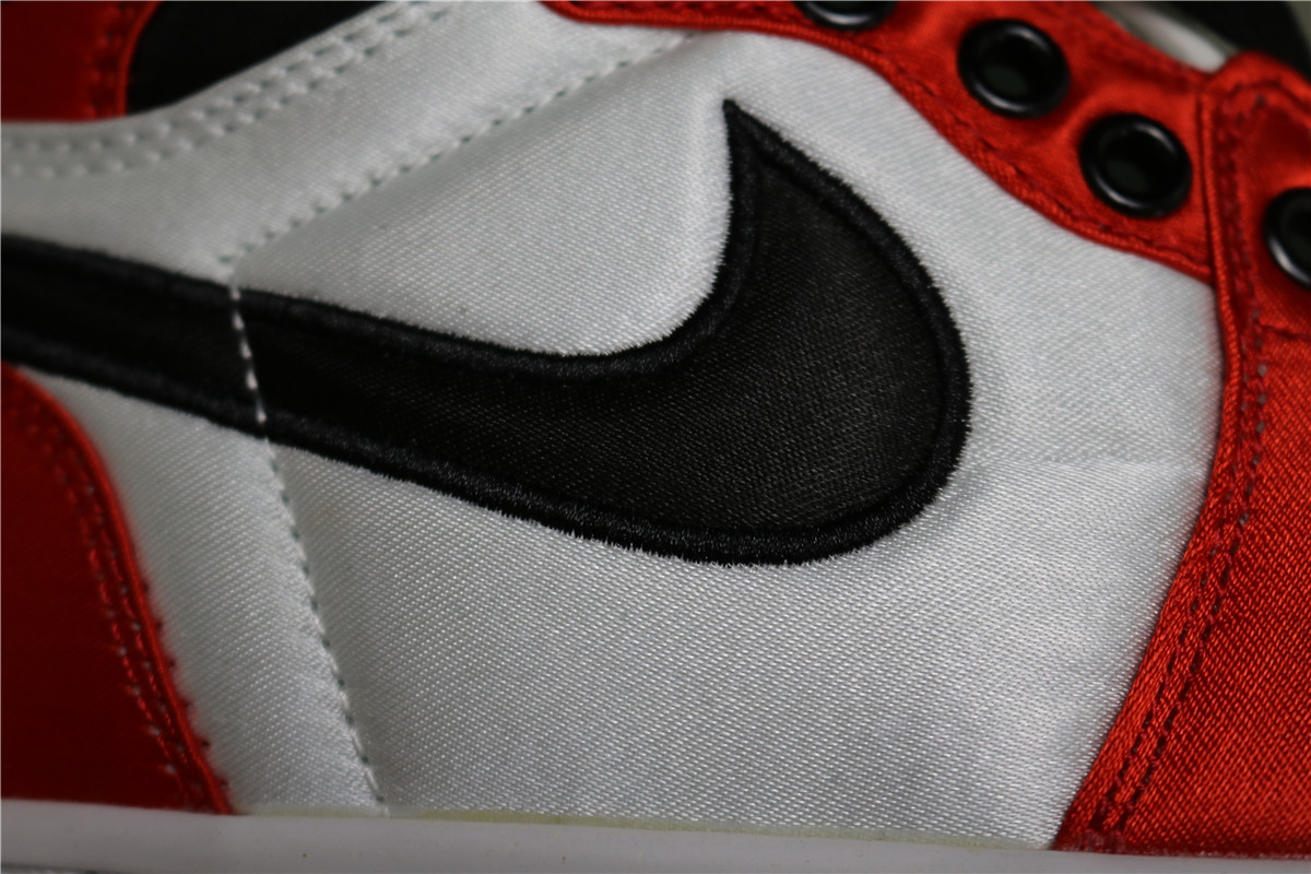 Authentic Air Jordan 1 Retro High OG Se Satin