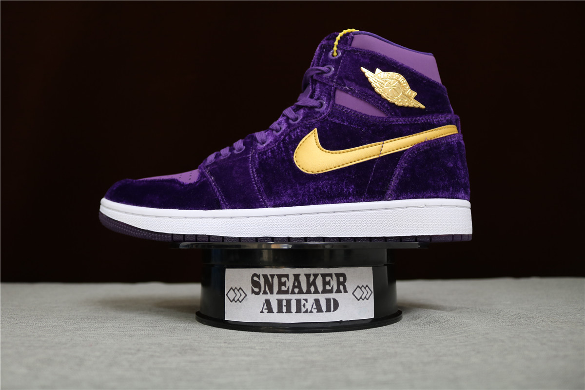 Air Jordan 1 (Royal Purple Velvet)