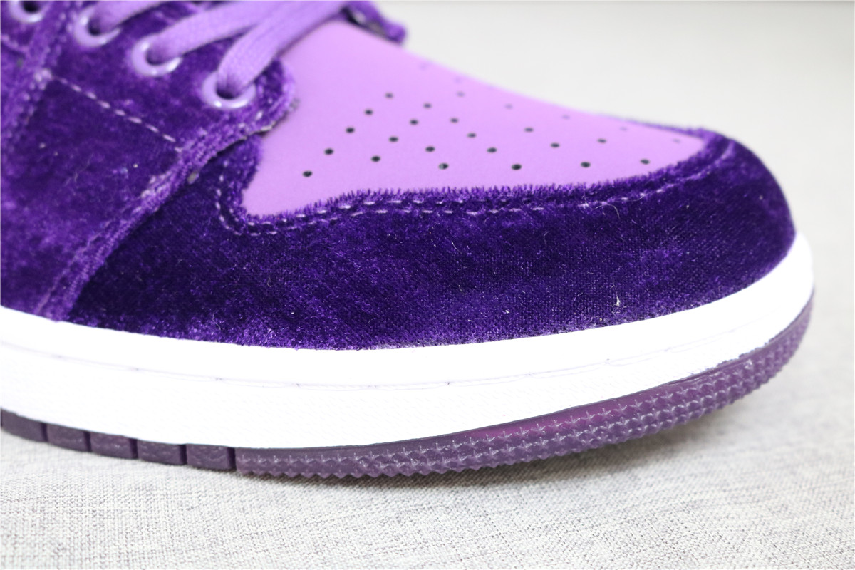 Air Jordan 1 (Royal Purple Velvet)