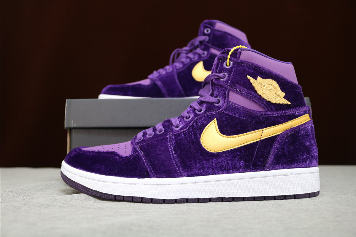 Air Jordan 1 (Royal Purple Velvet)