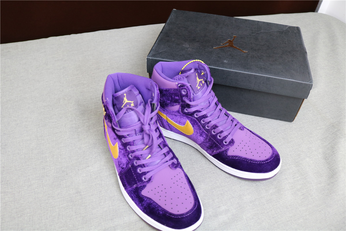 Air Jordan 1 (Royal Purple Velvet)