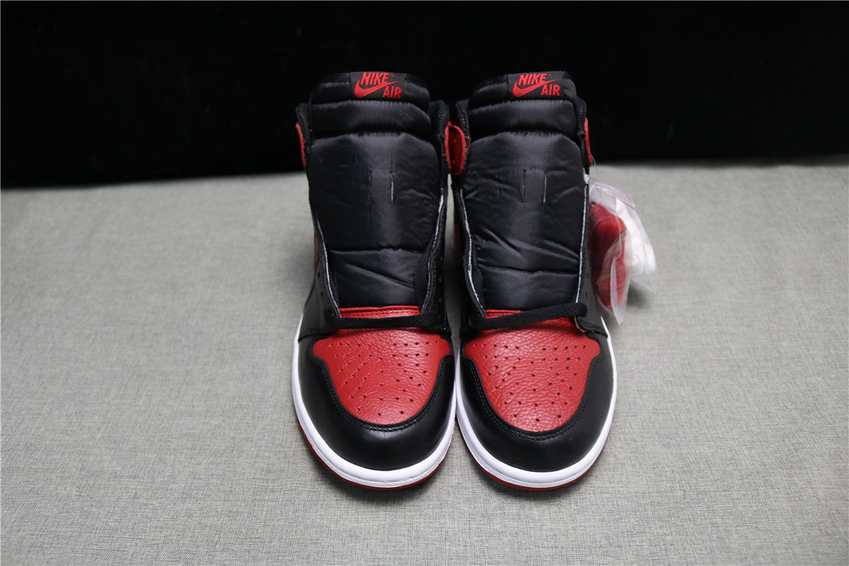 Air Jordan 1 Retro High OG Banned