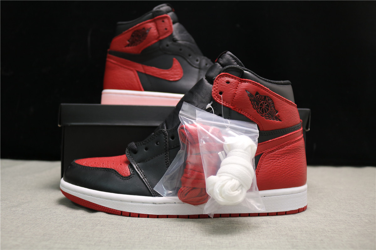 Air Jordan 1 Retro High OG Banned