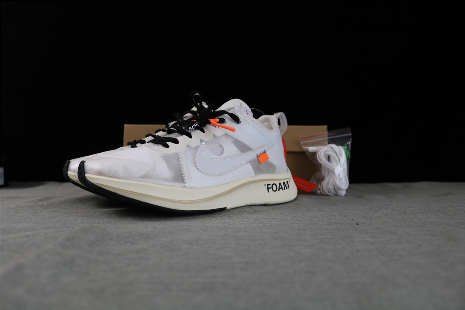 Nike The 10 Zoom Fly X Off White