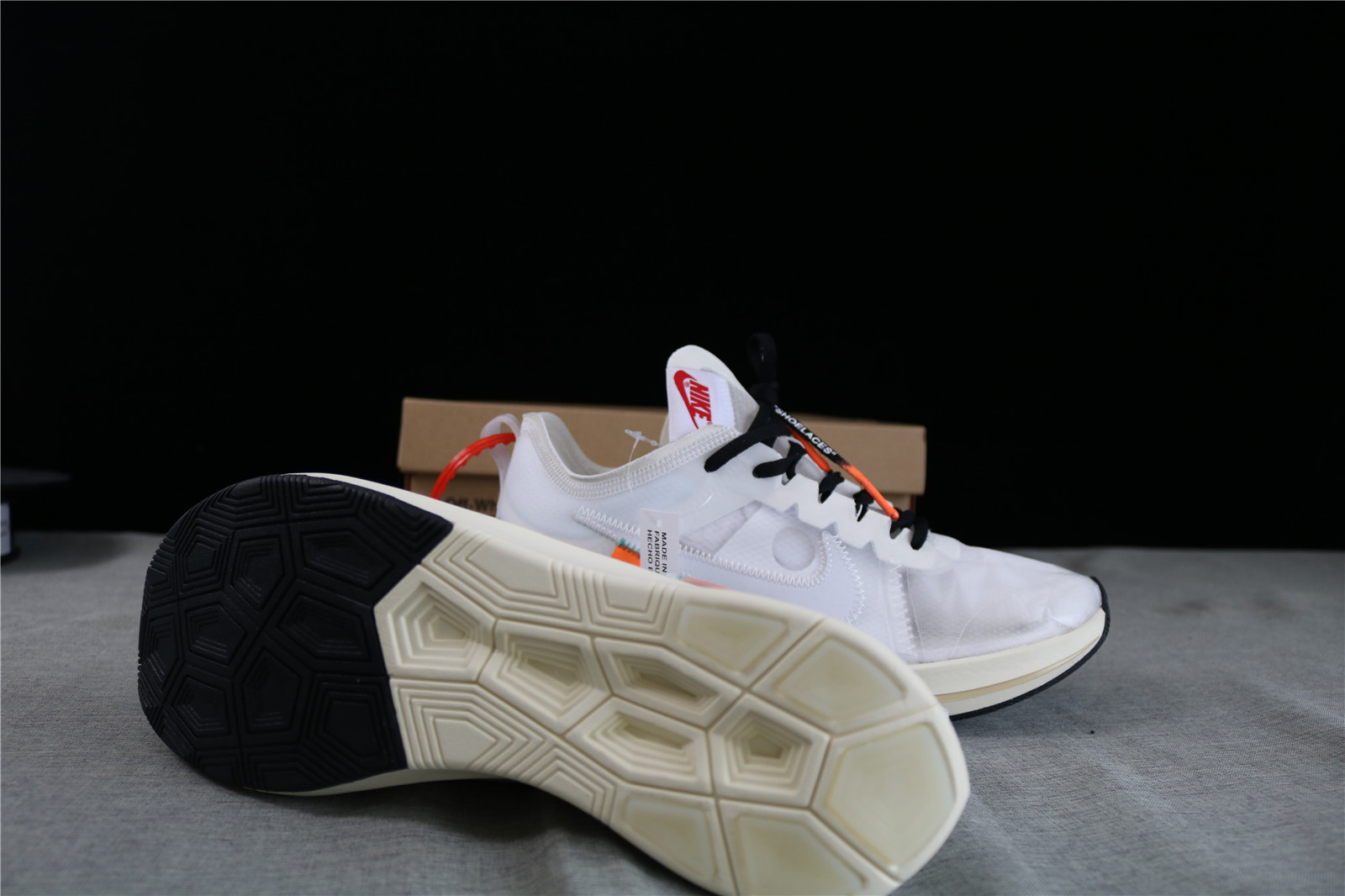 Nike The 10 Zoom Fly X Off White