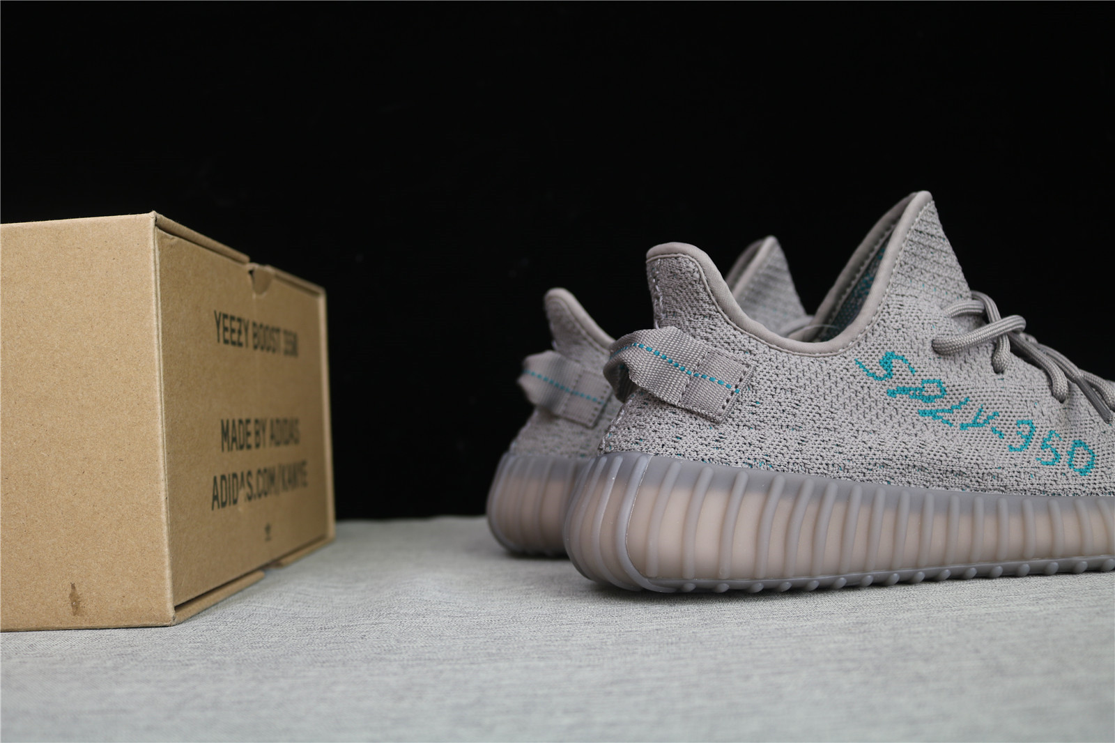Adidas Yeezy 350 Boost V2