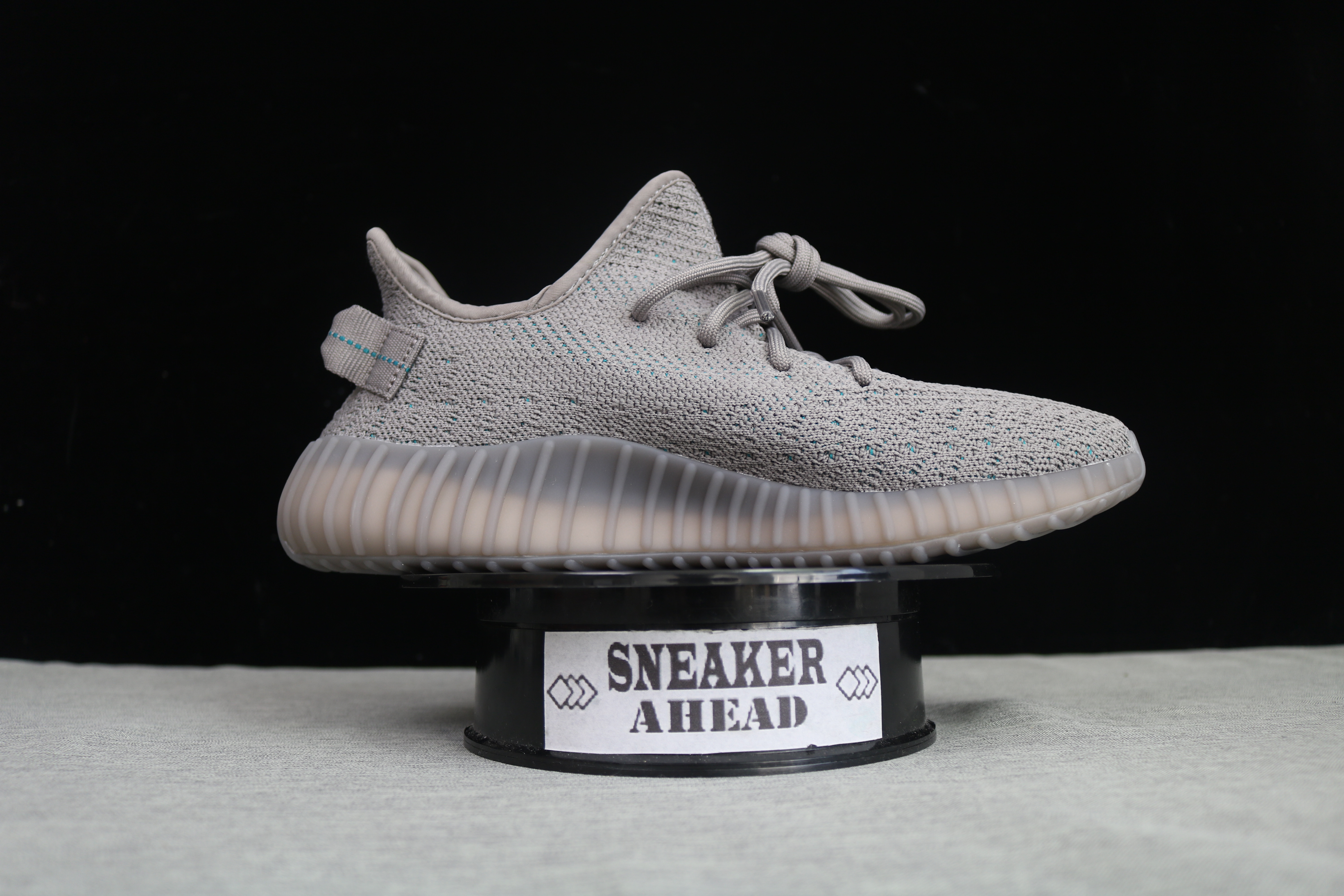 Adidas Yeezy 350 Boost V2