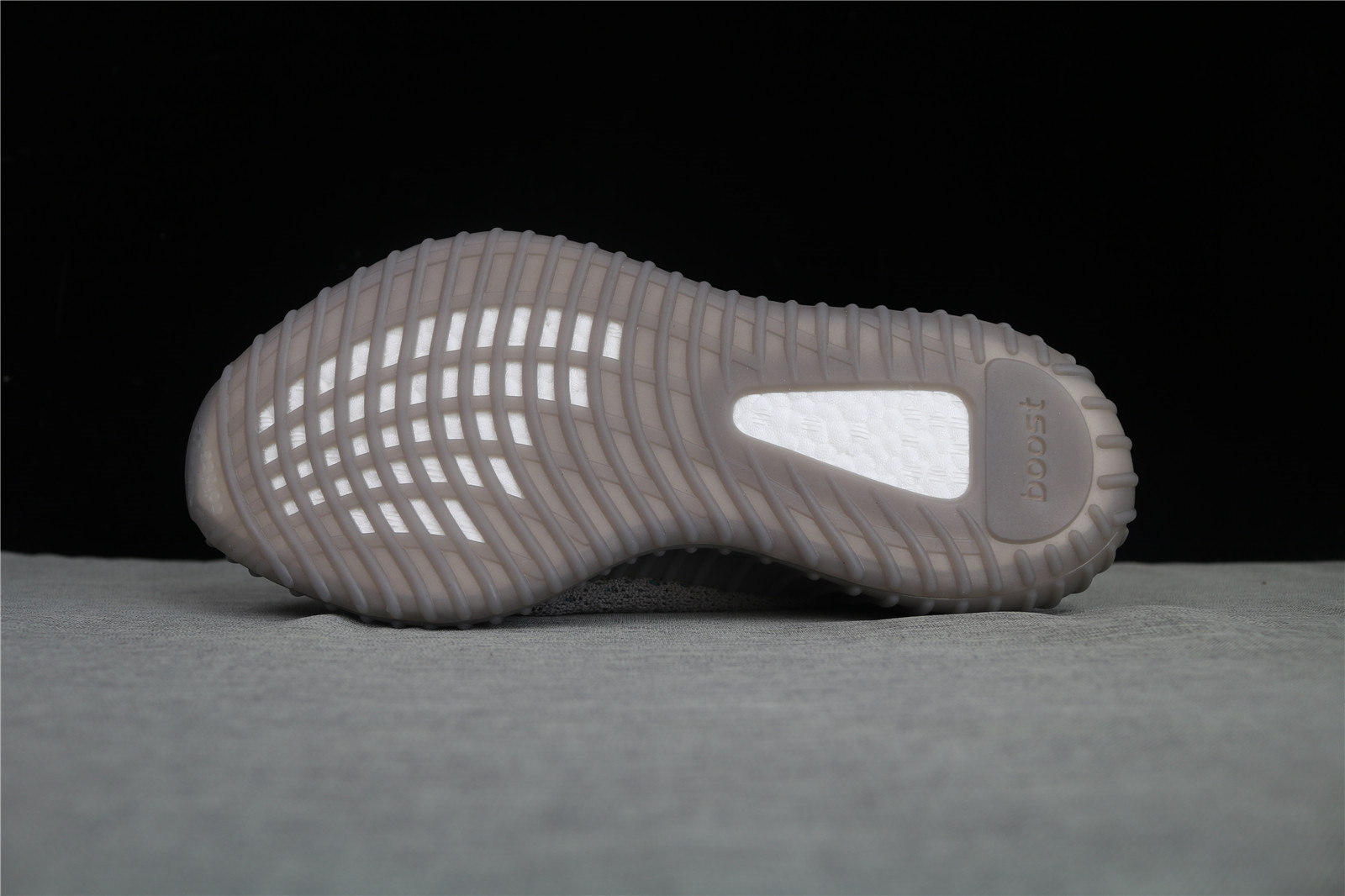 Adidas Yeezy 350 Boost V2