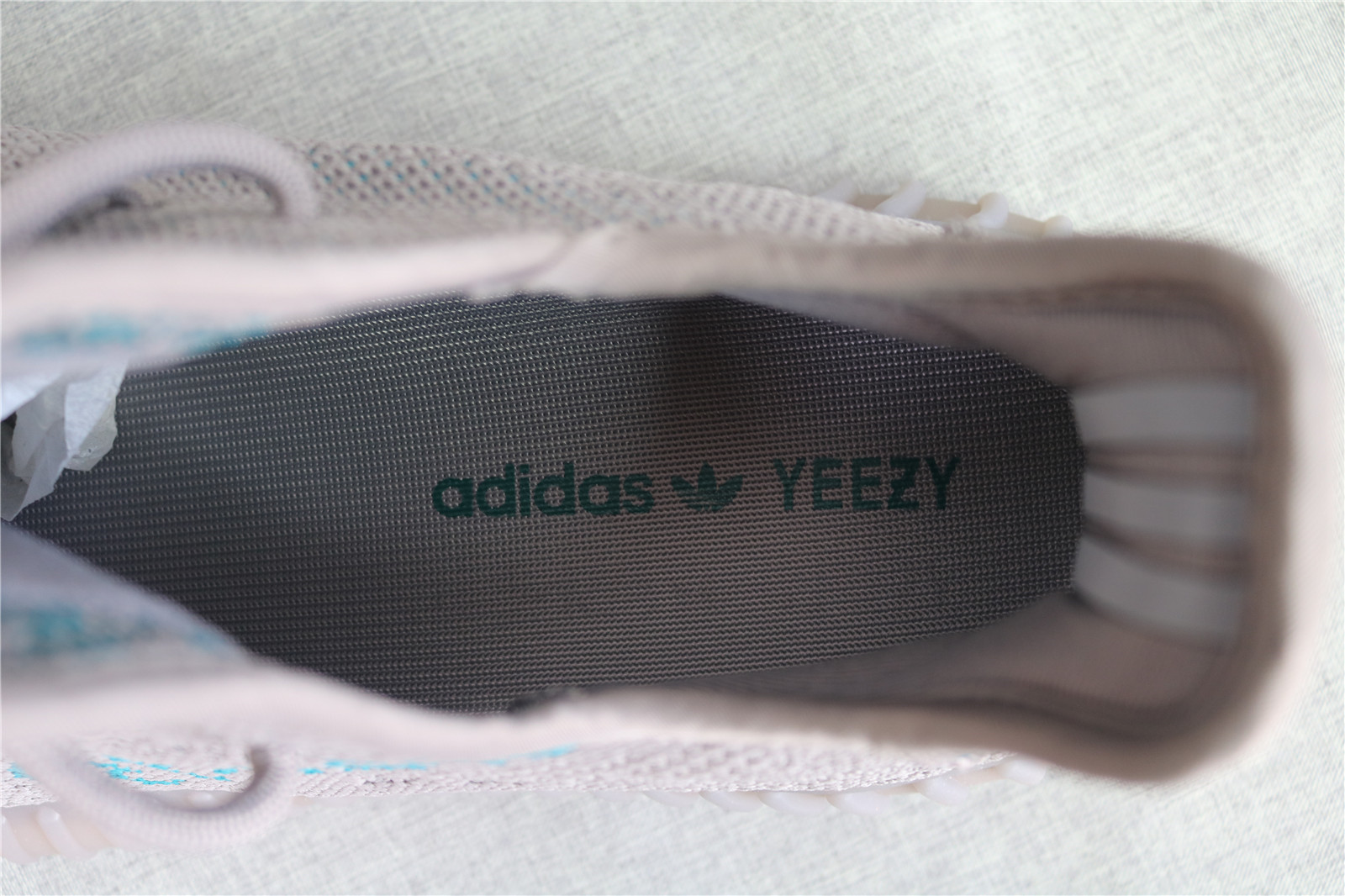 Adidas Yeezy 350 Boost V2