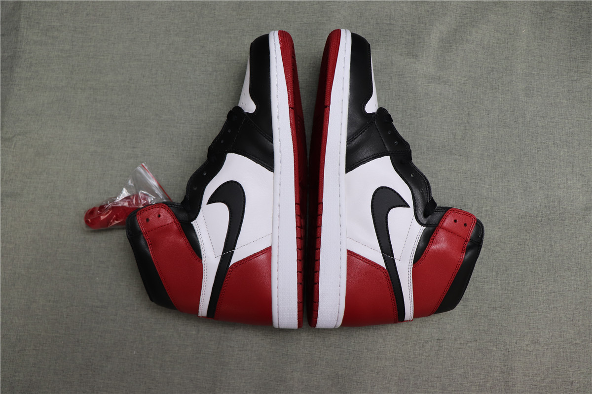 Jordan 1 Retro Black Toe (2018)