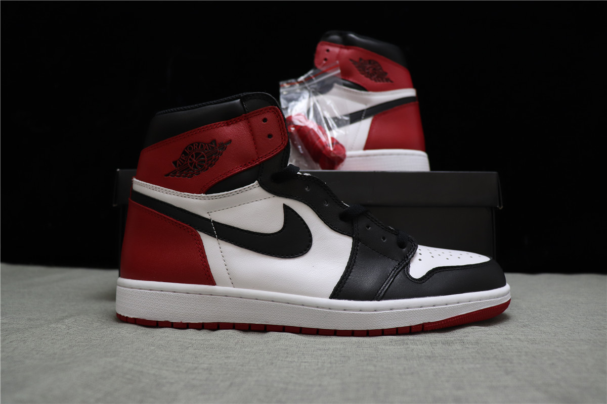 Jordan 1 Retro Black Toe (2018)