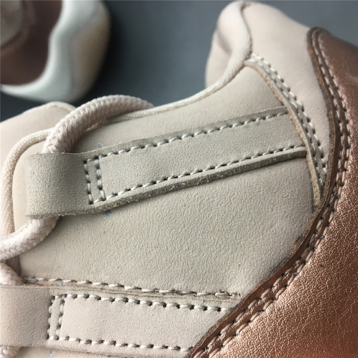 Air Jordan 11 Low GS Rose Gold