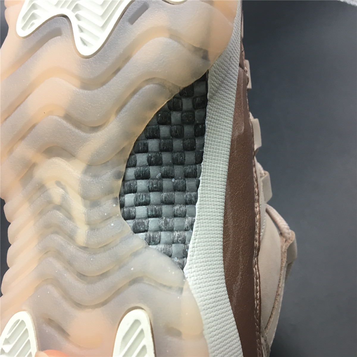 Air Jordan 11 Low GS Rose Gold
