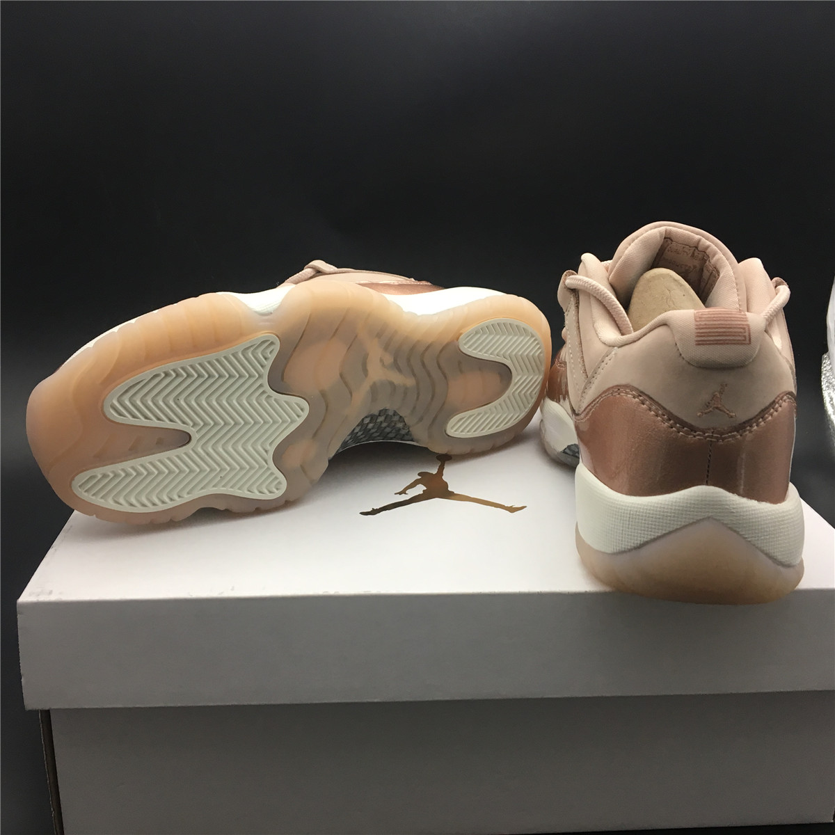 Air Jordan 11 Low GS Rose Gold