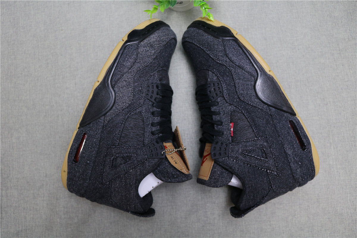 Jordan 4 Retro Levi\'s Black Levi\'s