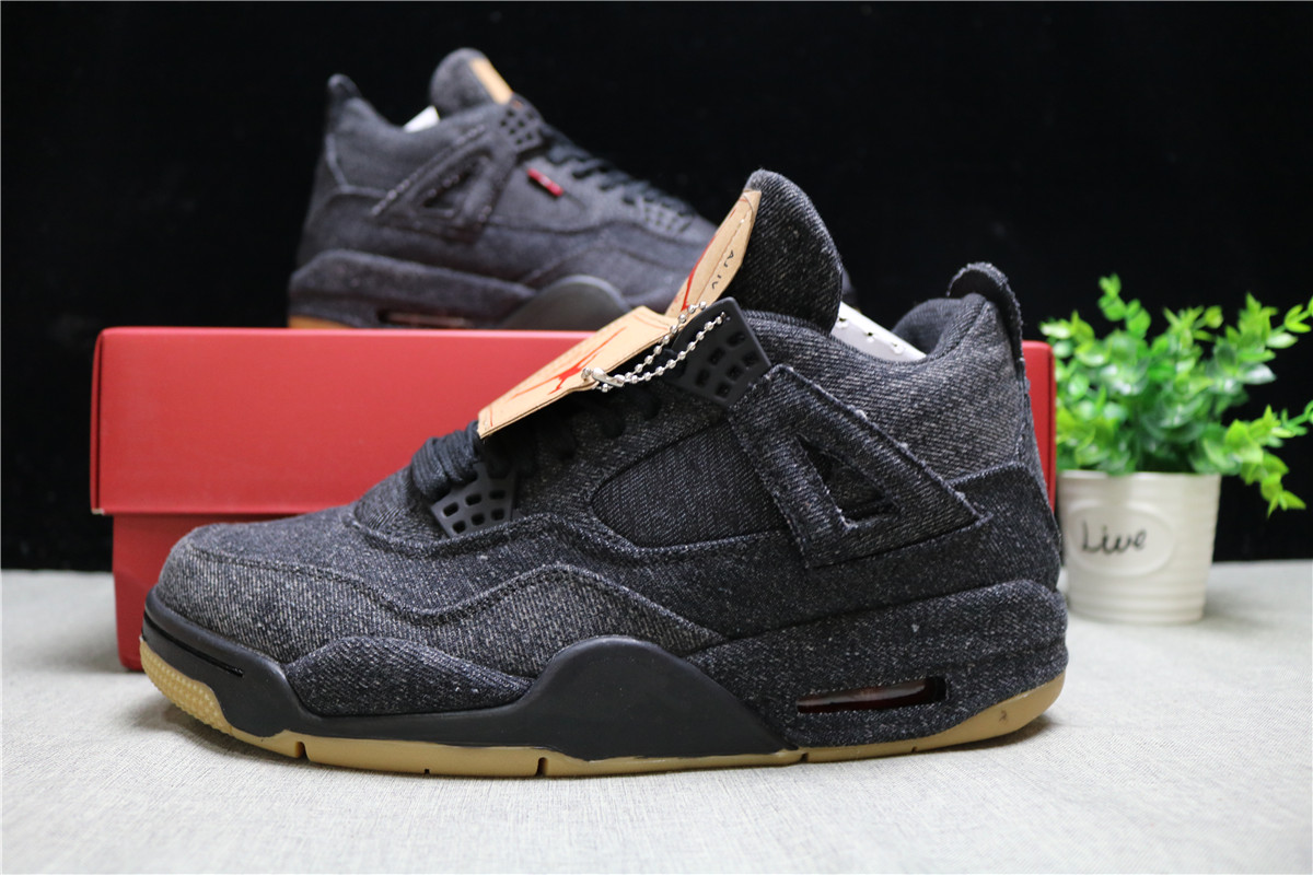 Jordan 4 Retro Levi\'s Black Levi\'s