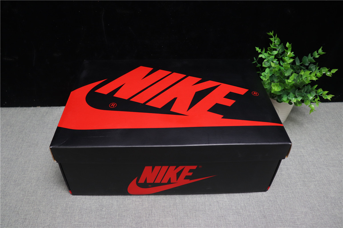 Air Jordan 1 Pine Green