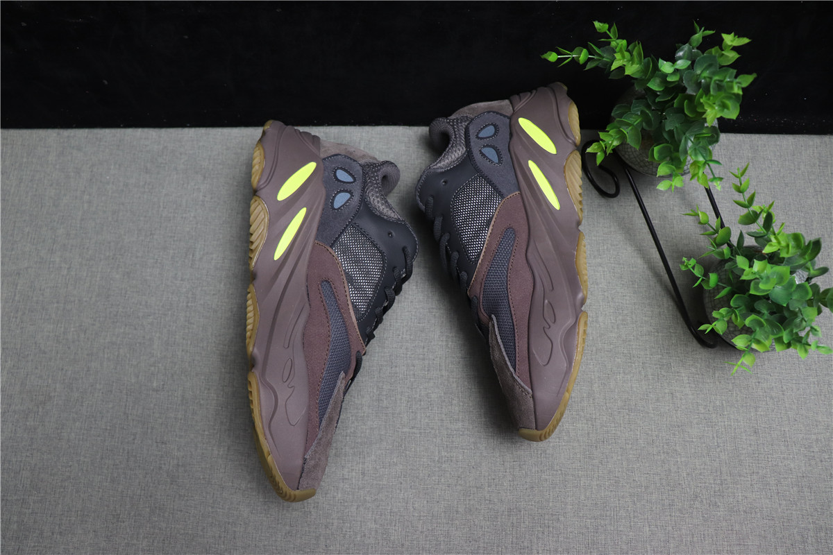 Adidas Yeezy 700 Mauve