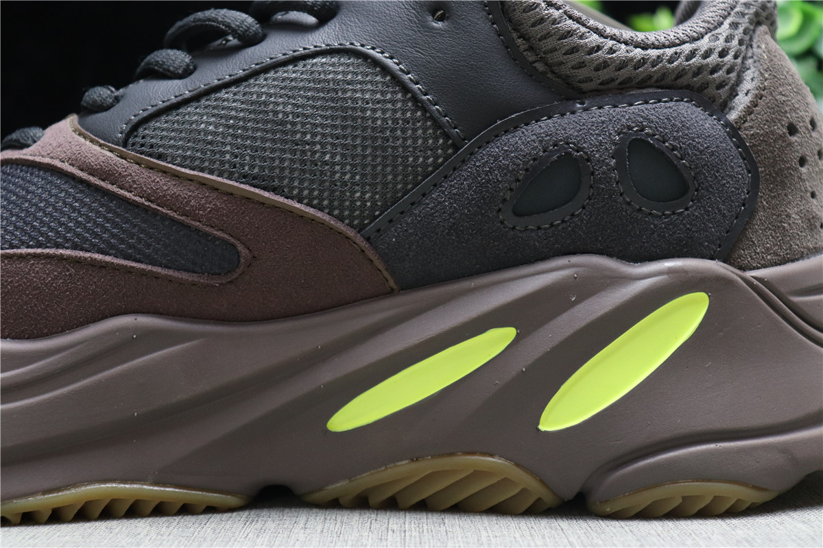 Adidas Yeezy 700 Mauve