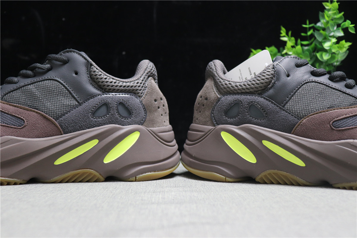 Adidas Yeezy 700 Mauve