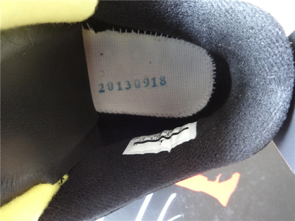 Authentic Air Jordan Iv Retro Thunder
